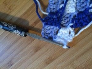 gingham crochet pillow