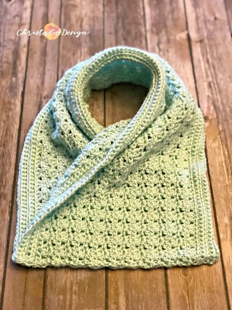 two way cowl, mint green cowl, shell stitch