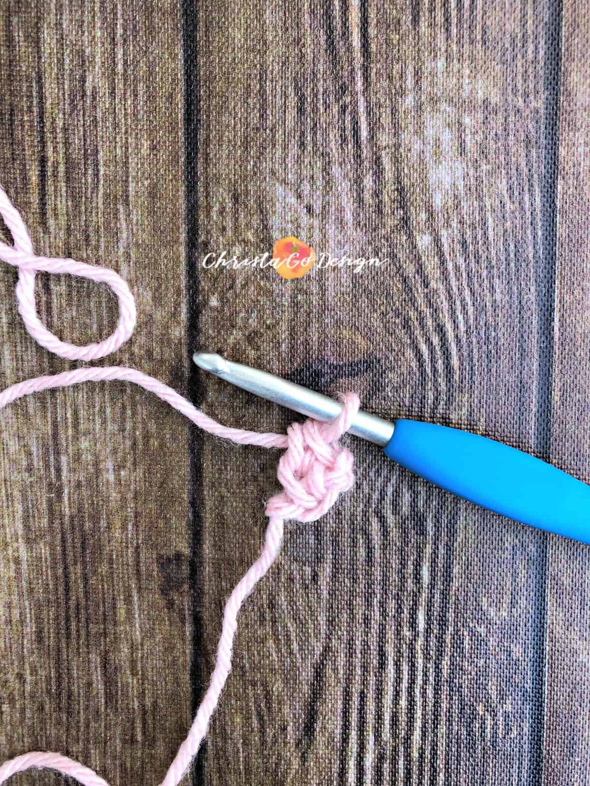 One foundation single crochet complete.