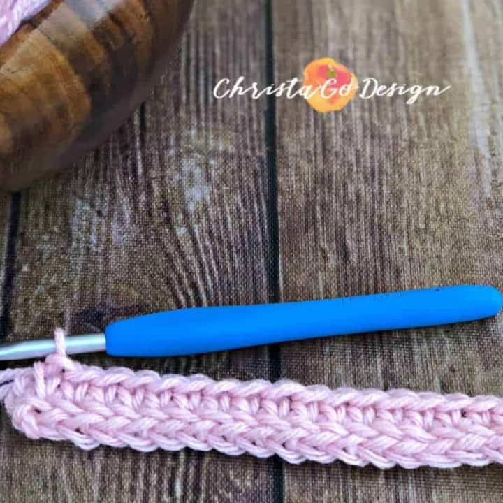 Pink foundation stitches with single crochet.