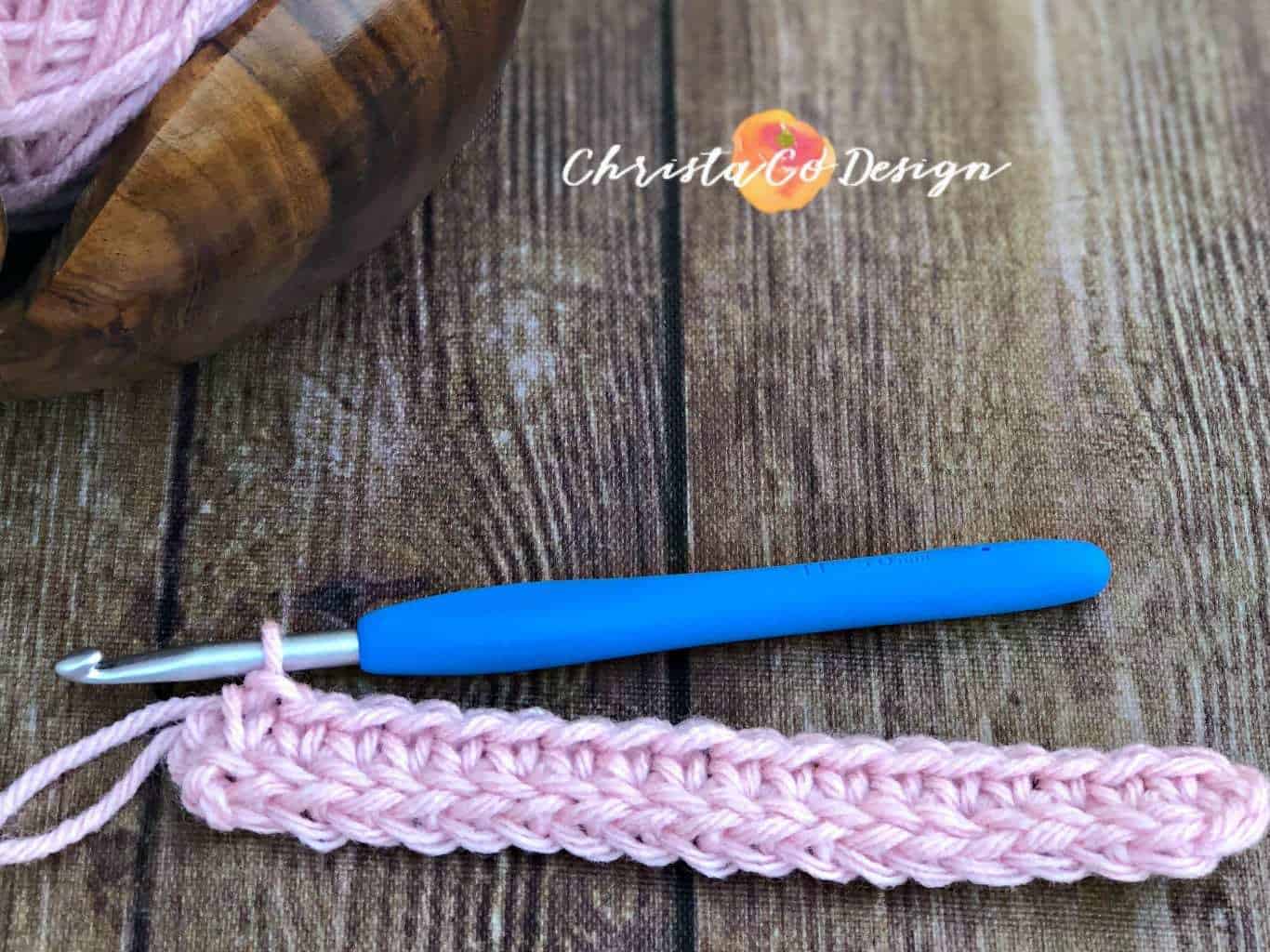 Pink foundation stitches with single crochet.