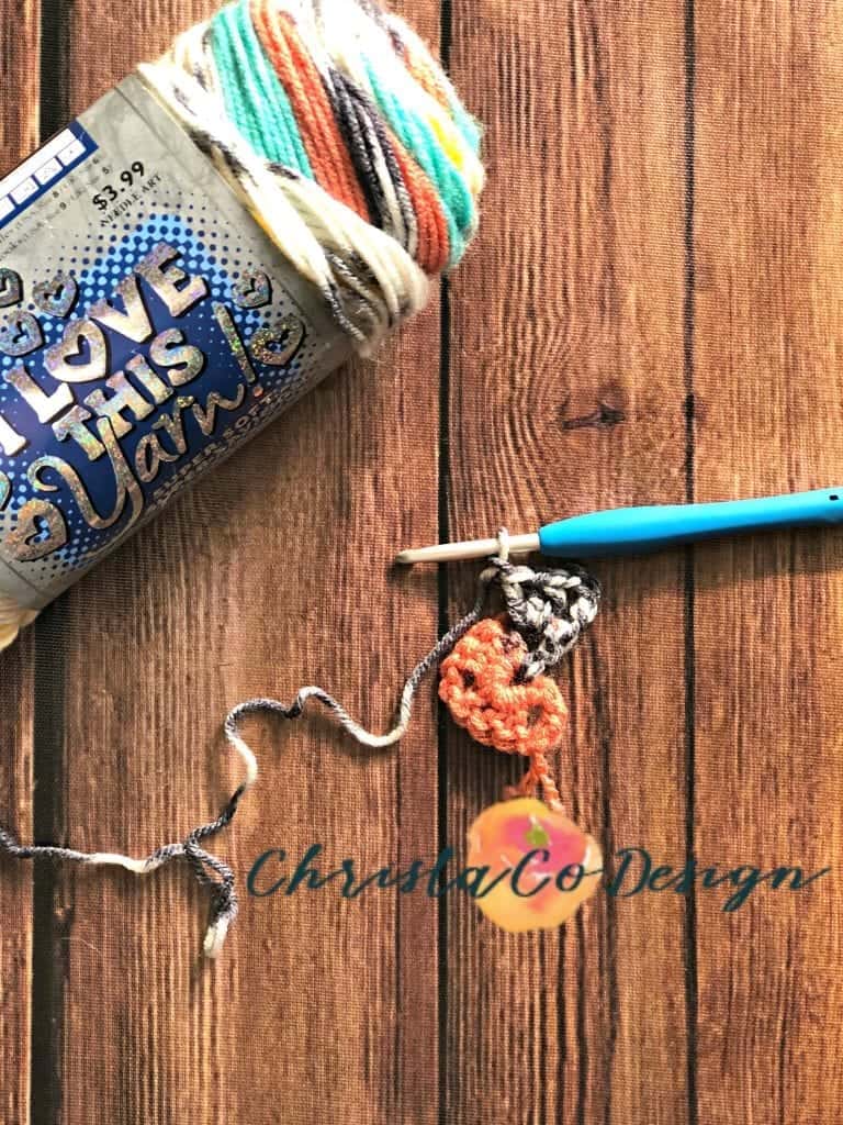 picture of granny triangle scarf tutorial