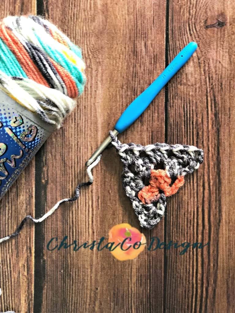 picture of tutorial granny triangle scarf