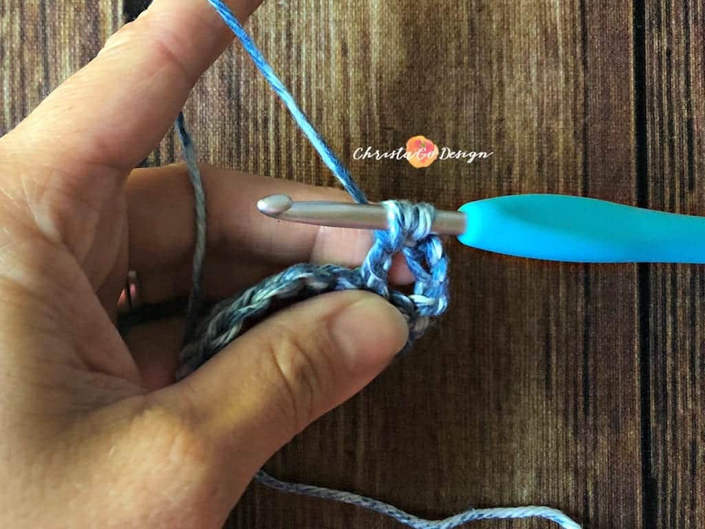 picture of 3 loops on hook for crochet bead stitch tutorial