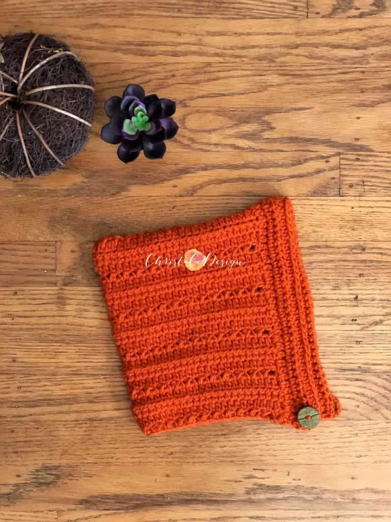 picture of folded pixie hat with button
