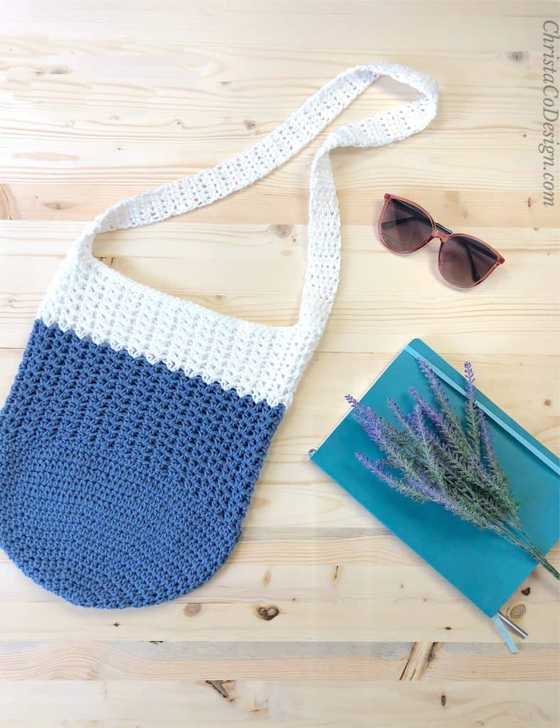Tote bag crochet pattern with book and glasses.