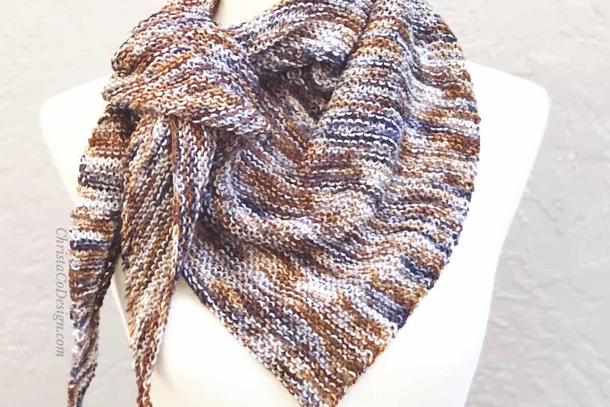 Easy Scarf Knitting Pattern for Beginners | Tostata Triangle Scarf