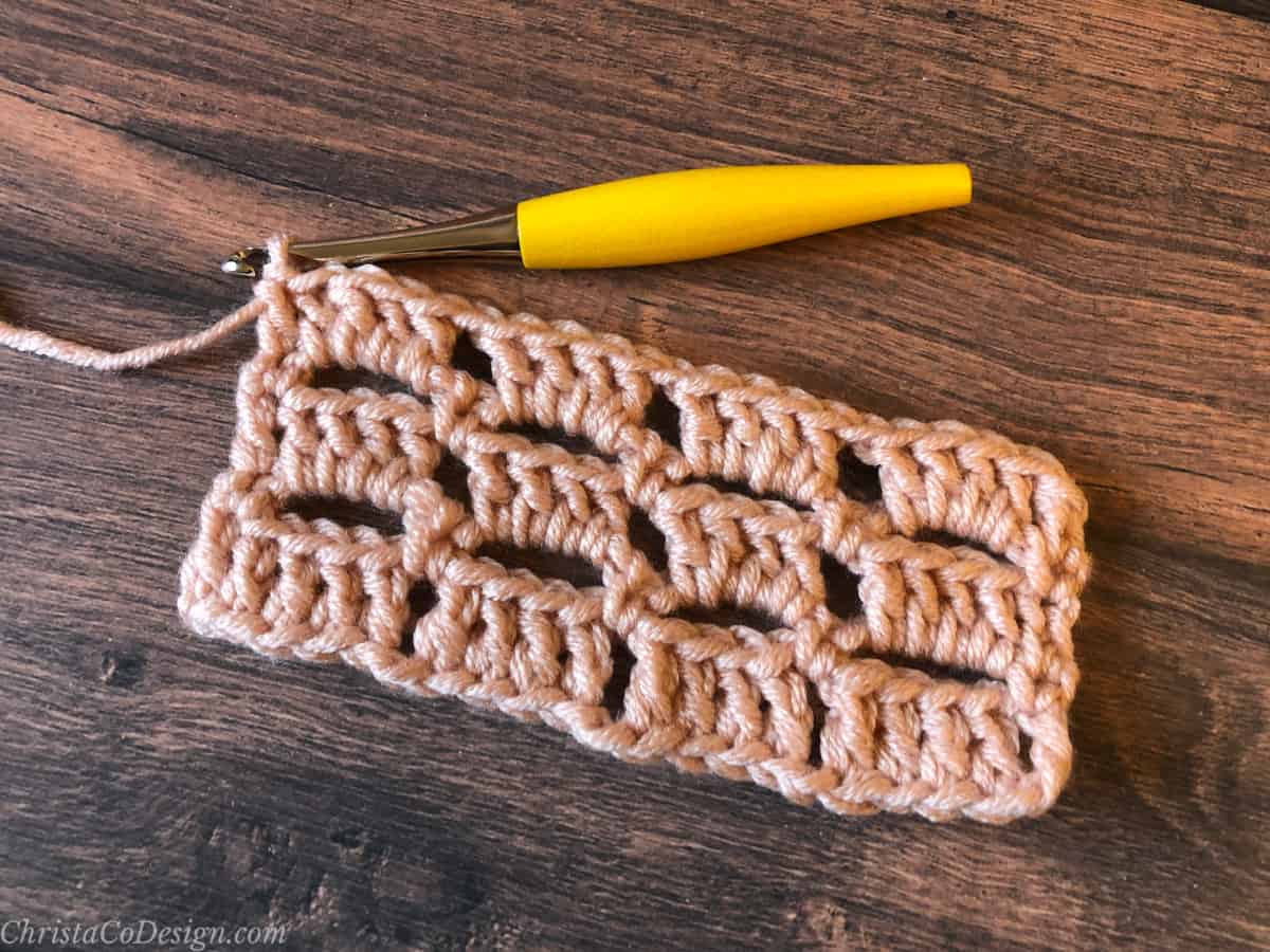 Double crochet row 3 repeat.