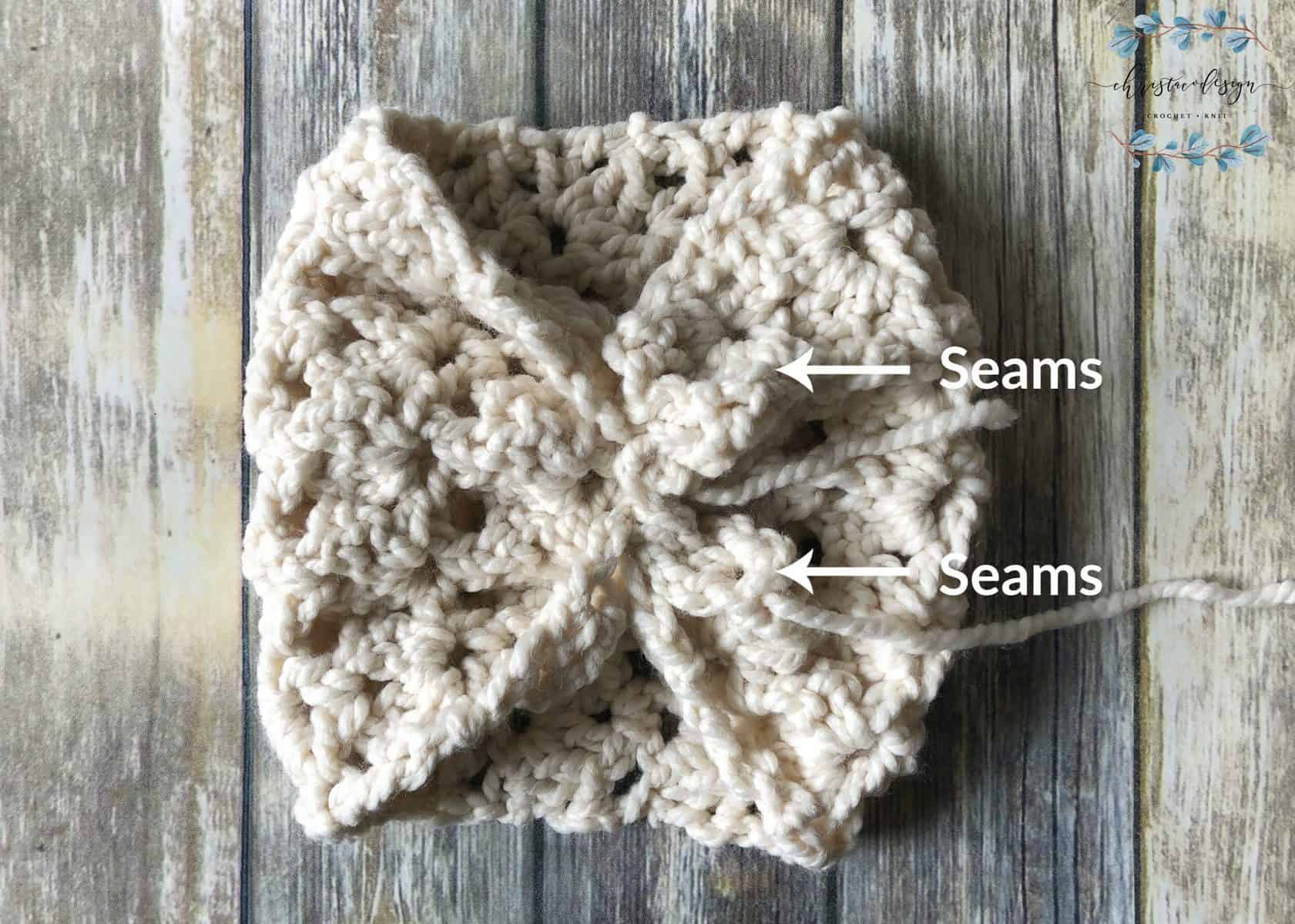 picture of seams on crochet chunky cowl