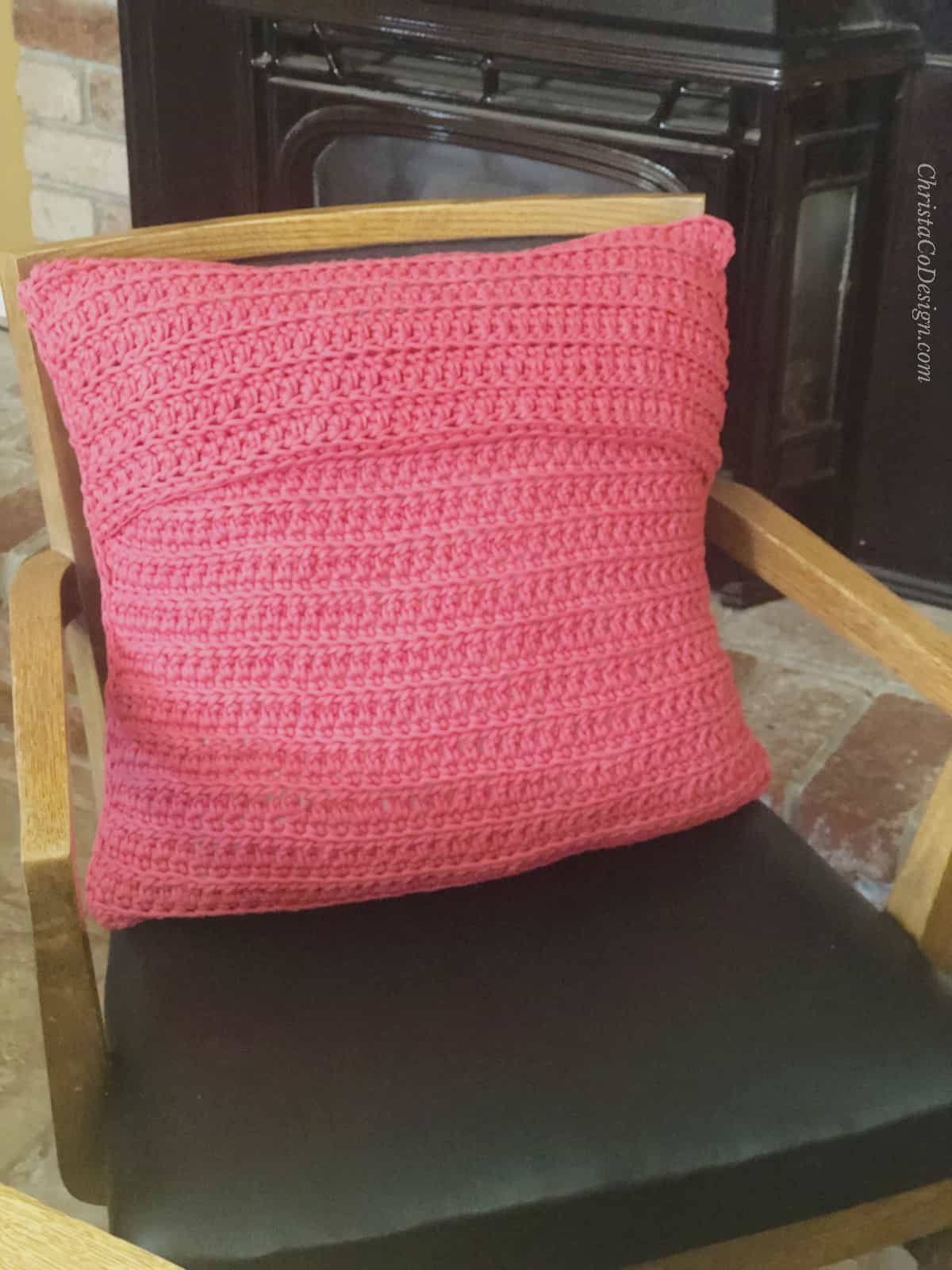How to Crochet an Envelope Pillow Pattern the Piazza Pillow