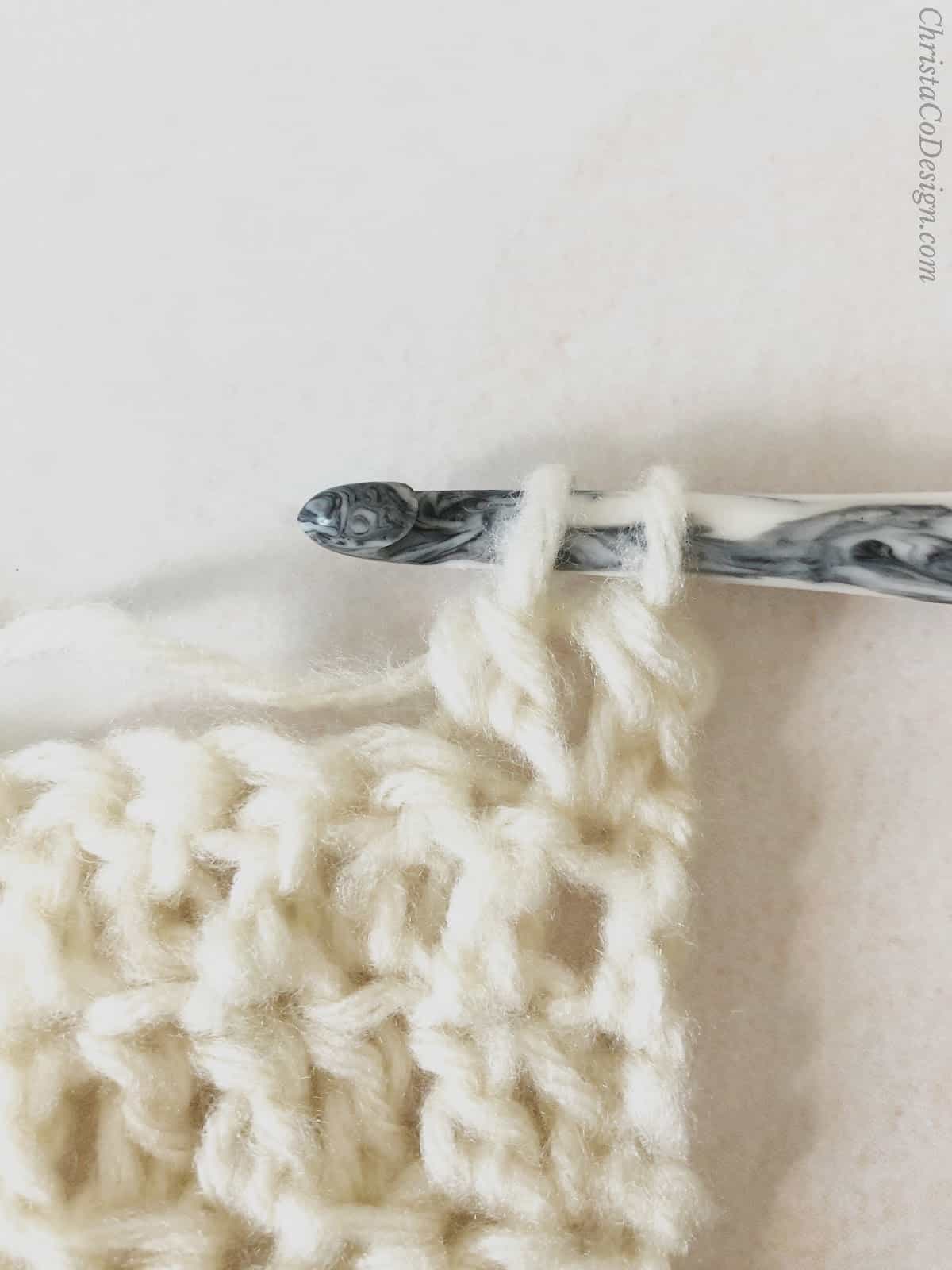 picture of how to crochet the double crochet