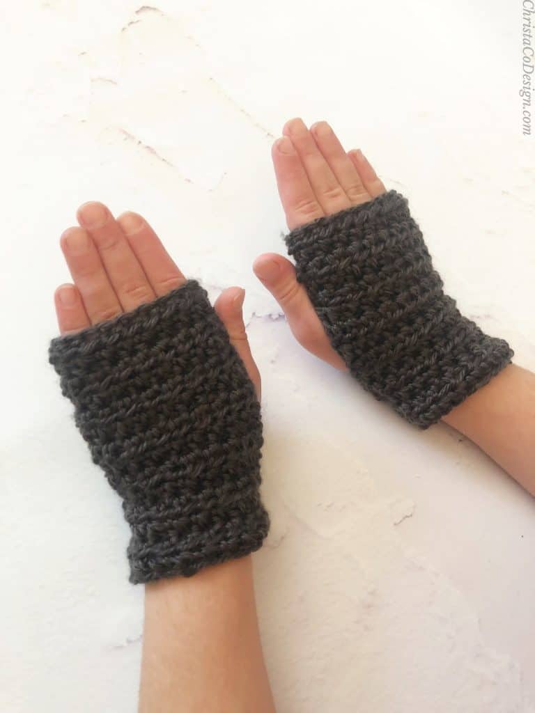 Kids fingerless gloves crochet pattern for beginner crocheters.