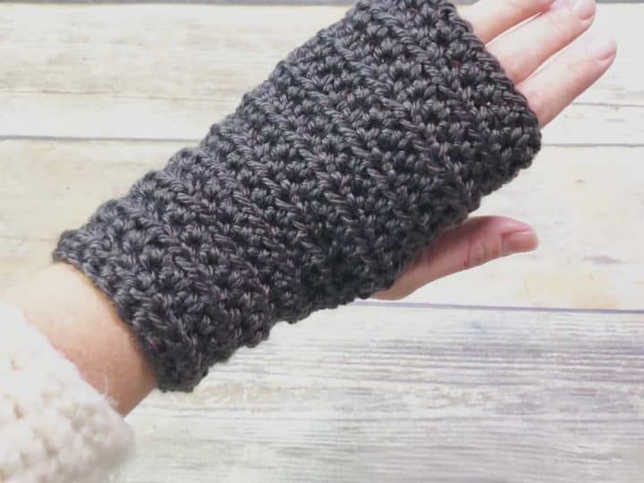 picture of women's fingerless gloves crochet pattern for beginners