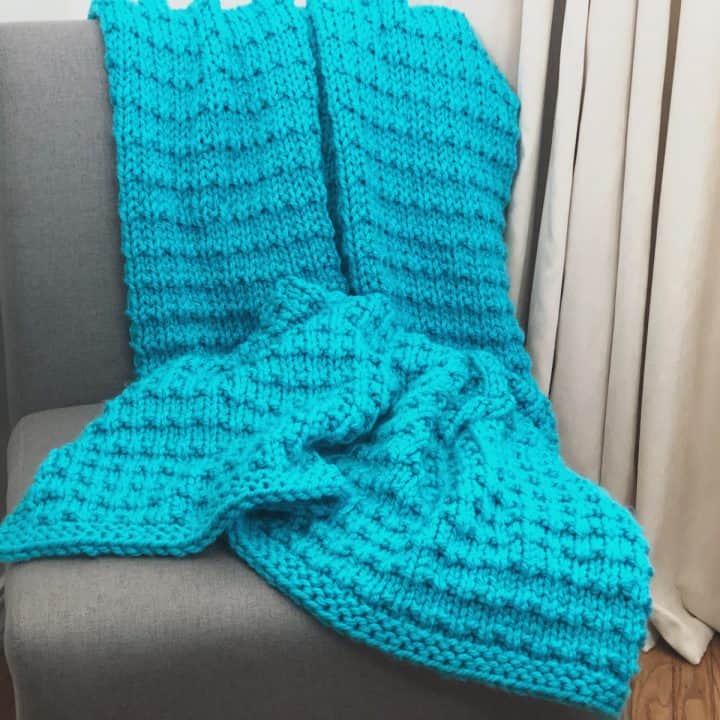 picture of easy chunky knit nocca blanket