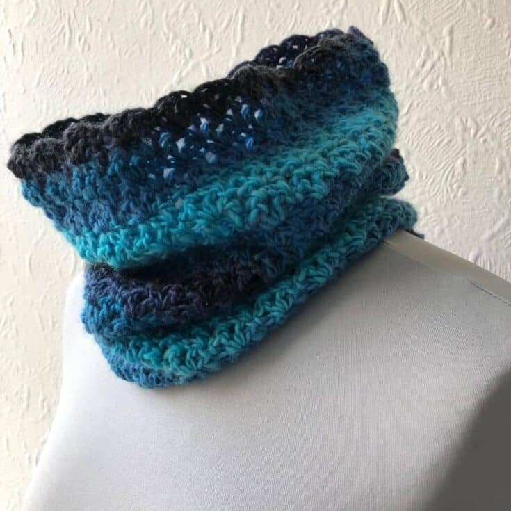 Image for Easy one skein cowl crochet pattern - Glas Tide Cowl
