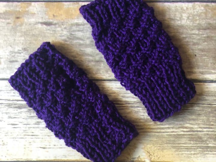 fingerless-gloves-knitting-
