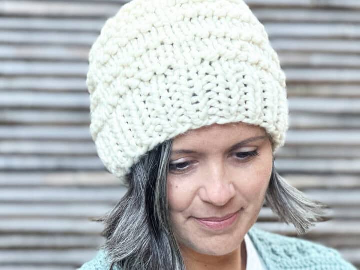 woman-chunky-knit-hat-easy-